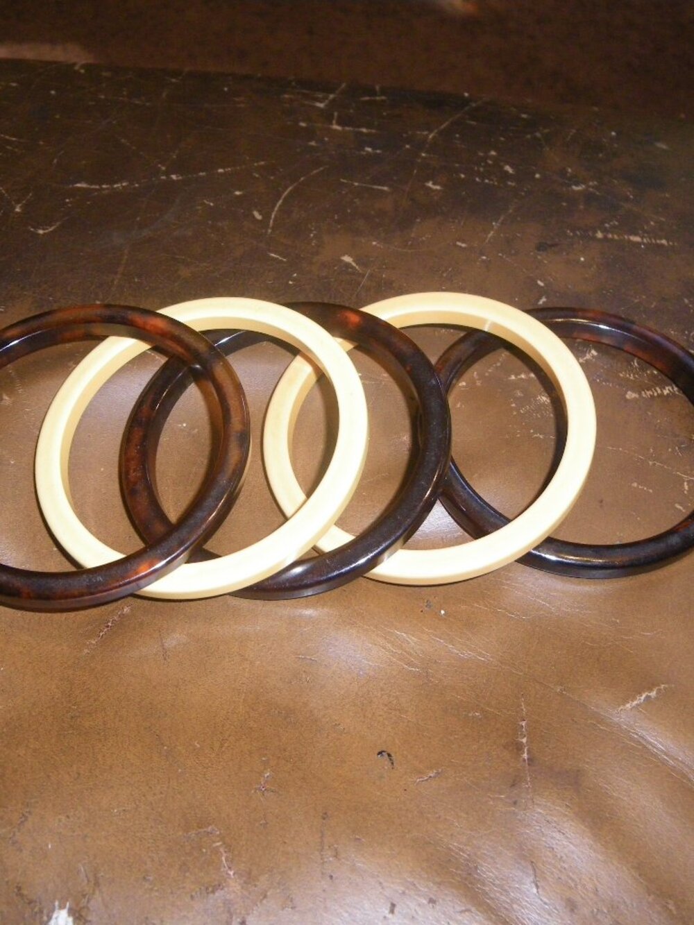 5 Vintage 1970’s Women’s Plastic Bracelets